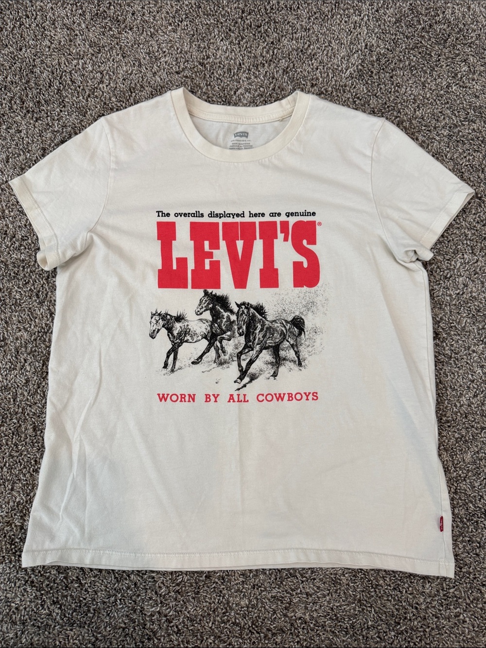 Levi’s T- Shirt, Medium